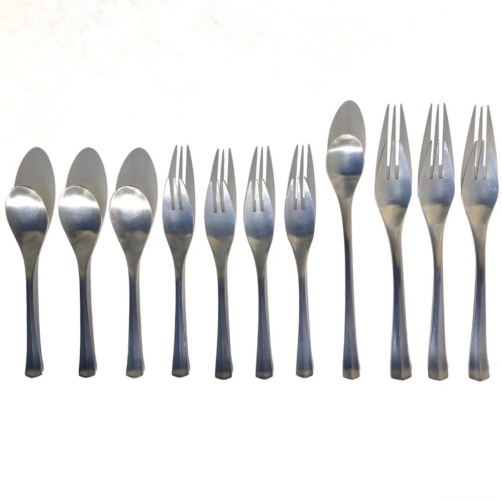 Towle Supreme Cutlery TWS61 Stainless Japan Flatware Satin MCM Modernist